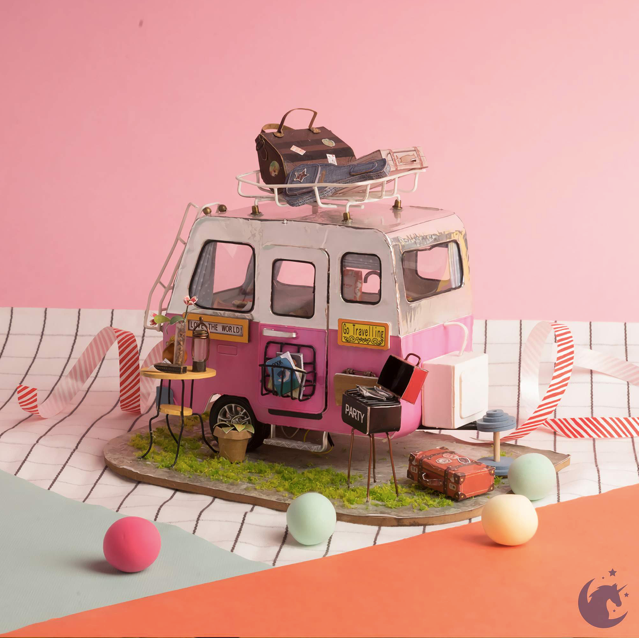 RoLife- Happy Camper DIY Dollhouse Miniatures Kit – Finders